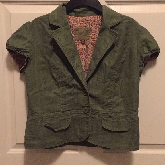 Nevada Green Short Sleeve Jacket with Cap Sleeves - Picture 1 of 7